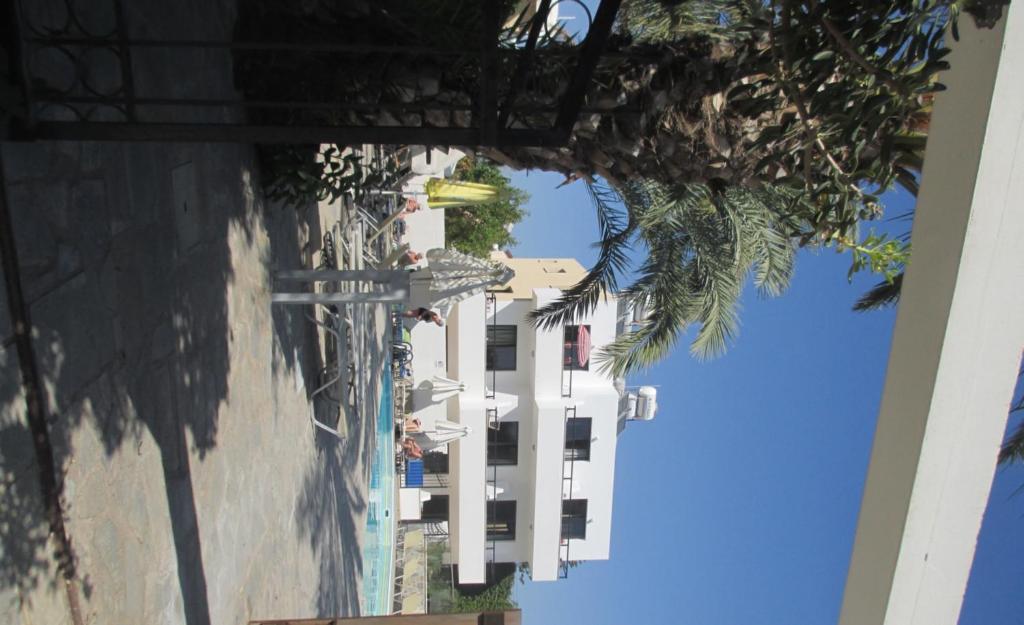 Andries Apartments Paphos 外观 照片